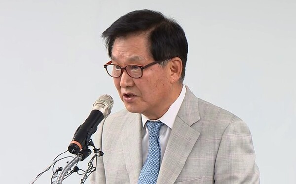 김익래 다우키움그룹 전 회장 지난 2023년 경영 일선에서 물러난다는 기자회견을 하고 있다. [사진=연합뉴스]