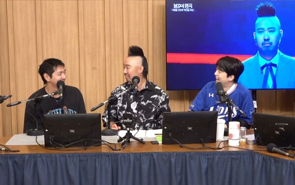 <b>이찬원</b>, <b>컬투쇼</b>서 야구 전문가 면모 뽐내며 유희관과 친분 공개
