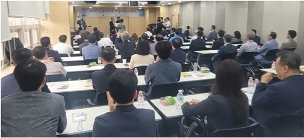 중앙노동위원회가 8일 세종특별자치시 정부세종청사 중앙노동위원회 대회의실에서 ‘제1기 ADR 전문가양성 고급과정 수료식’을 했다.