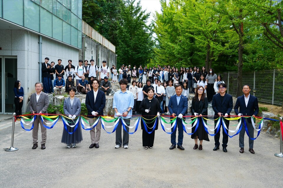 한세대는 학교 교육환경 개선을 위해 영산비전센터 1층을 개조하여 공연예술학과 연습실을 조성하고 12일 개소식을 진행했다. (사진=한세대)