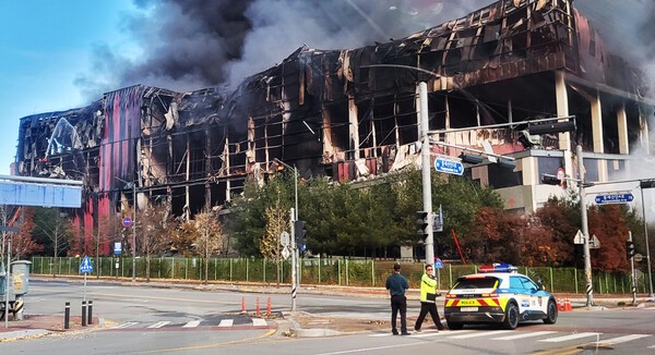 화마가 삼킨 이랜드패션 물류센터. [사진=연합]