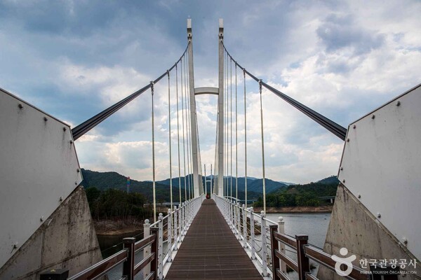가을에 가볼 만한 곳, 김천 강변을 따라 걷는 여유로운 시간 - 뉴스 썸네일 이미지