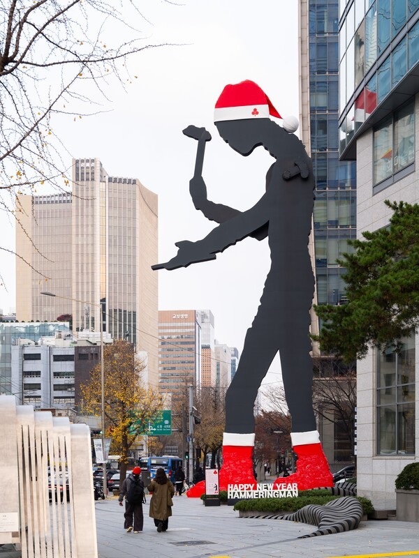 태광그룹 세화미술관, '2025 해피뉴이어 해머링맨' 캠페인 진행[사진=태광그룹]