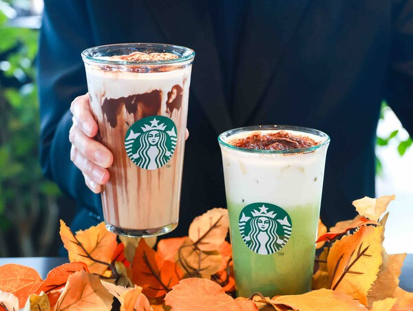 블랙 글레이즈드 라떼(좌)와 말차 글레이즈드 티 라떼(우). [사진=스타벅스]