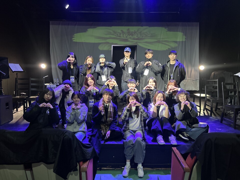 청운대 공연기획경영학과가 로컬-아트 브릿지 프로그램을 통해 제작한 창작 리딩 음악극 『미도시; 이별의 끝에서』를 성황리에 막을 내렸다. (사진=청운대)