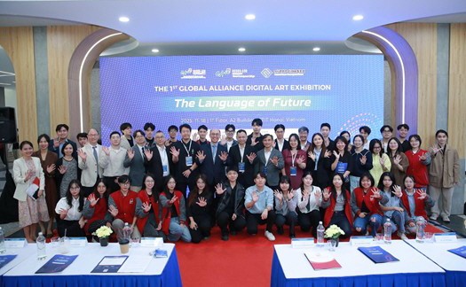 중앙대는 가상융합대학과 실감미디어혁신융합대학사업단이 공동 주최·주관한 ‘제1회 2025 글로벌 얼라이언스 미디어 아트전’을 지난 18일 베트남 우정통신대학(PTIT)에서 성공적으로 개최했다. (사진=중앙대)