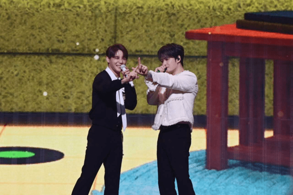 김준수·김재중, 우정 빛낸 'JX' 일본 팬미팅 성황리 마무리 - 뉴스 썸네일 이미지