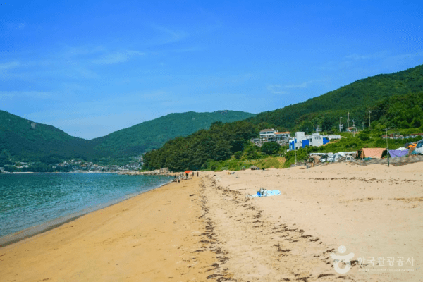 거제 가볼 만한 곳, 낭만과 휴식이 공존하는 바닷가 마을 - 뉴스 썸네일 이미지