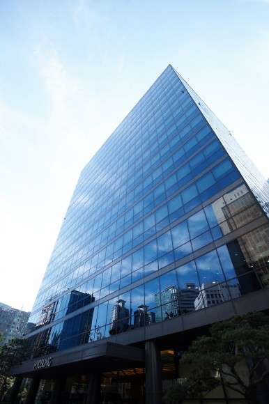 효성 계열사 정관개정 논란...이사 정원 줄이고 임기 늘려 '집중투표제... - 뉴스 썸네일 이미지