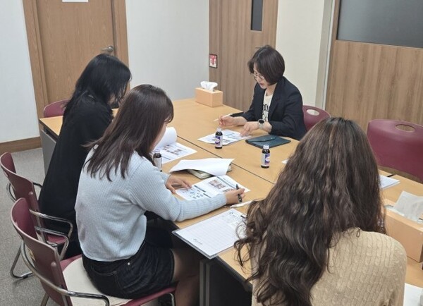 수원병원이 지난 16일 팔달구보건소와 '재활의료 연계 및 방문재활 서비스 활성화를 위한 간담회'를 개최했다. [사진=경기도의료원 수원병원]