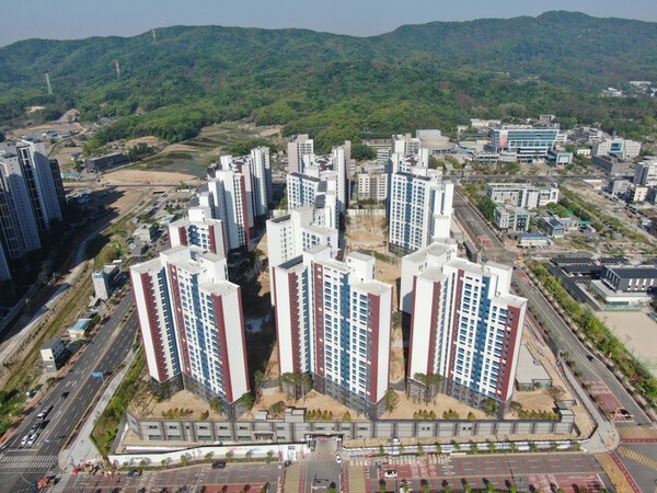 분양가 오를수록 빛나는 가격 경쟁력...'이천 중리 금성백조 예미지' 관... - 뉴스 썸네일 이미지