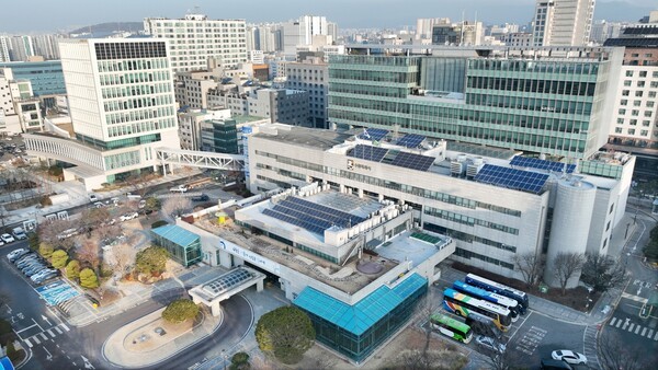 수원시,'국비 100억 원' 확보...'양자-AI 반도체 첨단 패키징 검증 플랫폼... - 뉴스 썸네일 이미지